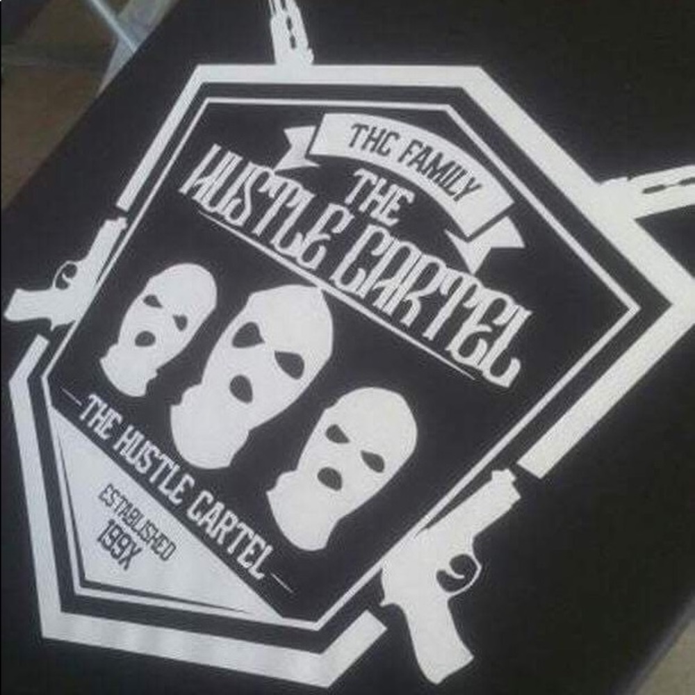 THC FAMILY = Black T-Shirt Men = White-Ink